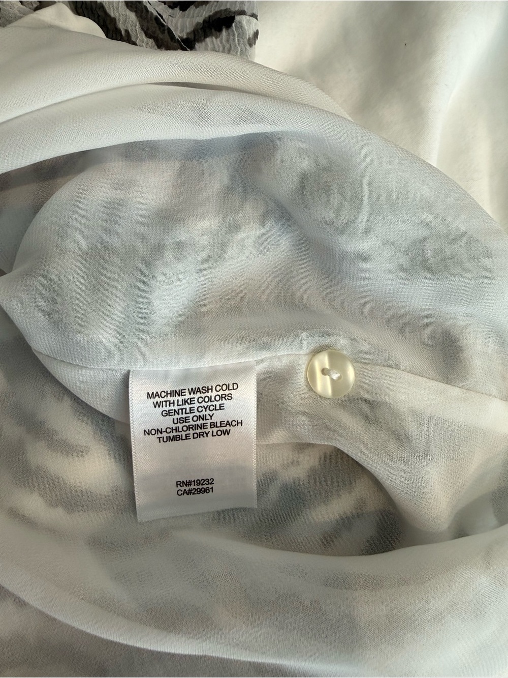 Plus Size Alfred Dunner White and Gray Zebra-Print Button-Down Shirt 22W - Picture 8 of 9